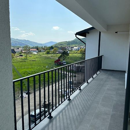 גורה הומורולווי Apartamente Arinis מראה חיצוני תמונה