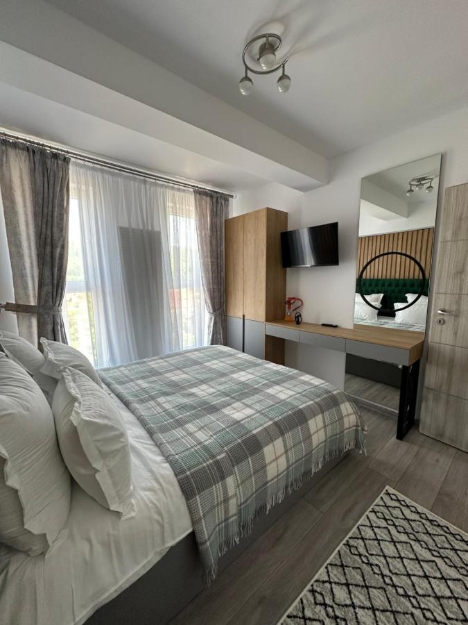 גורה הומורולווי Apartamente Arinis מראה חיצוני תמונה