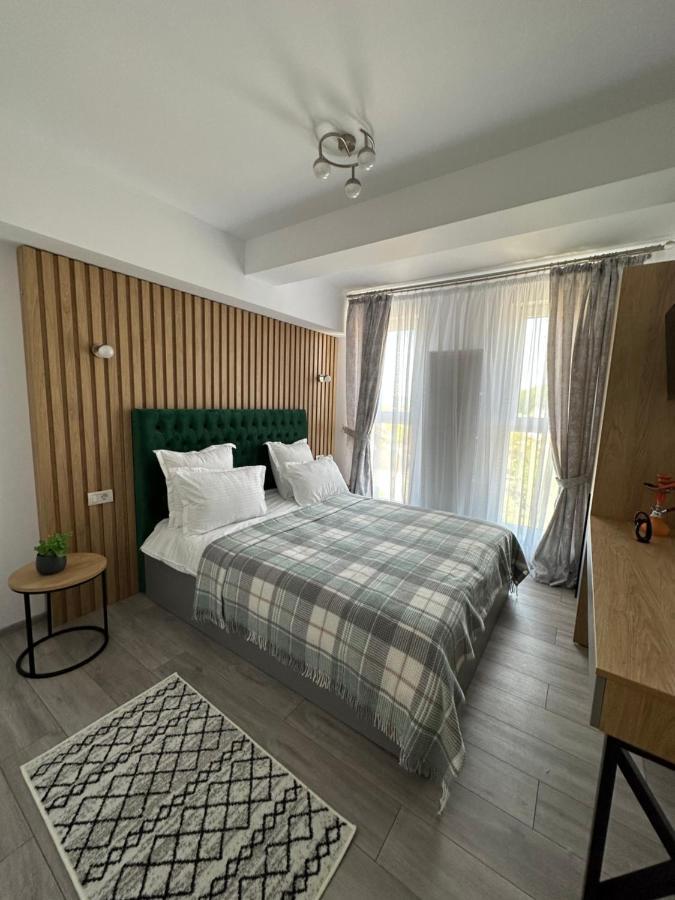 גורה הומורולווי Apartamente Arinis מראה חיצוני תמונה
