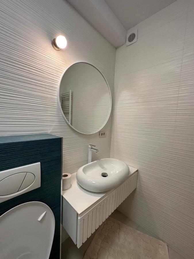 גורה הומורולווי Apartamente Arinis מראה חיצוני תמונה