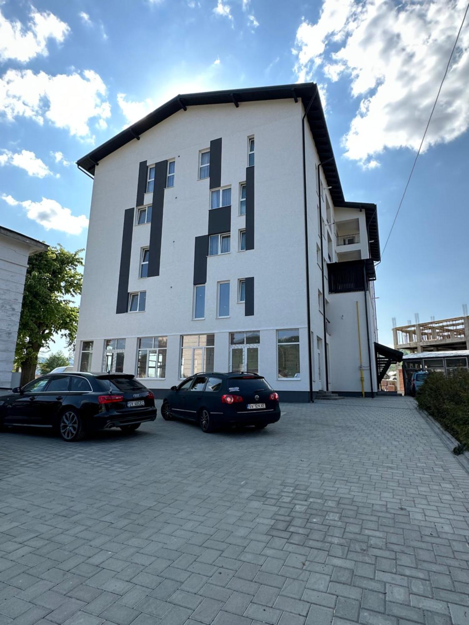 גורה הומורולווי Apartamente Arinis מראה חיצוני תמונה
