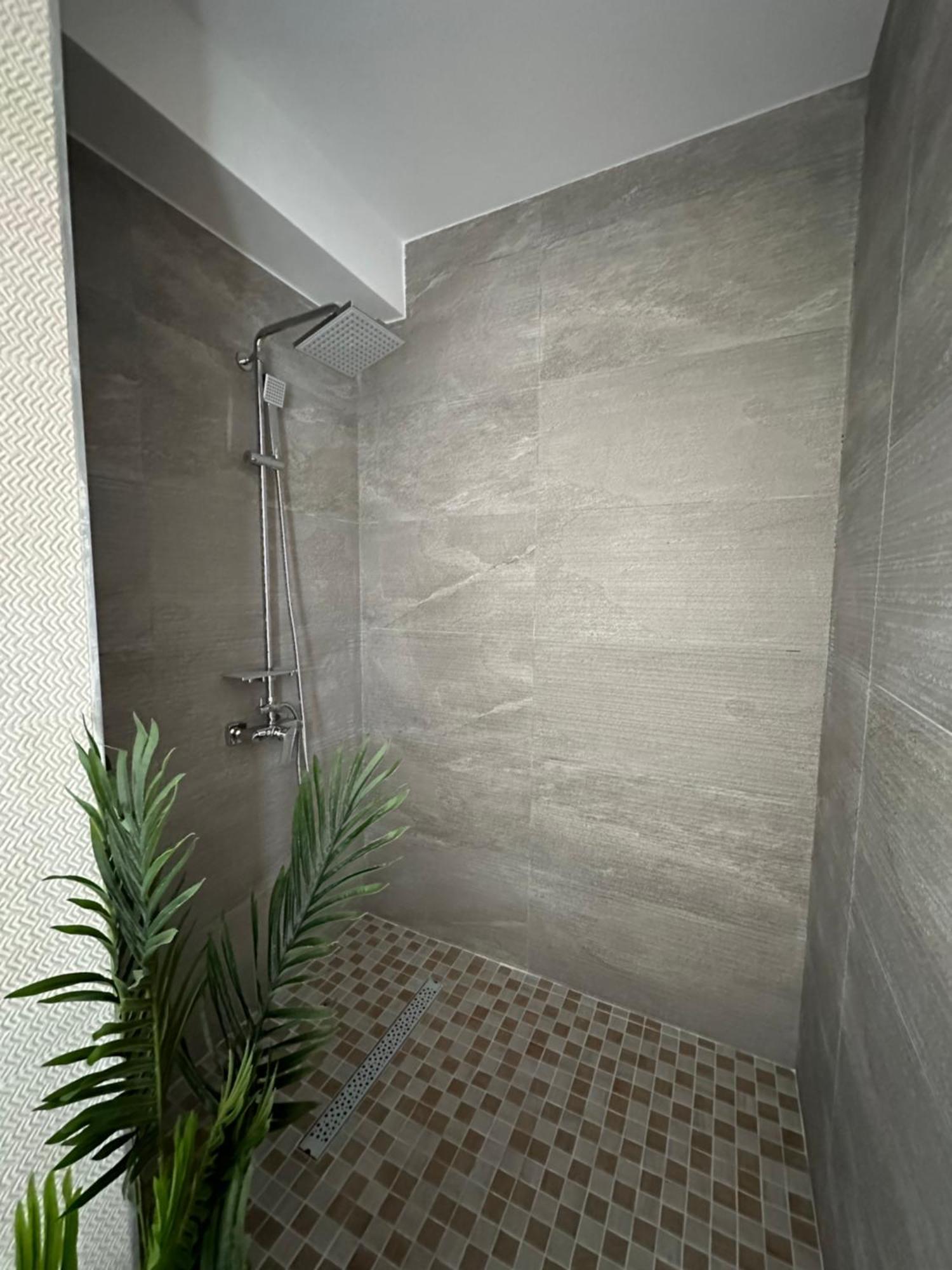 גורה הומורולווי Apartamente Arinis מראה חיצוני תמונה